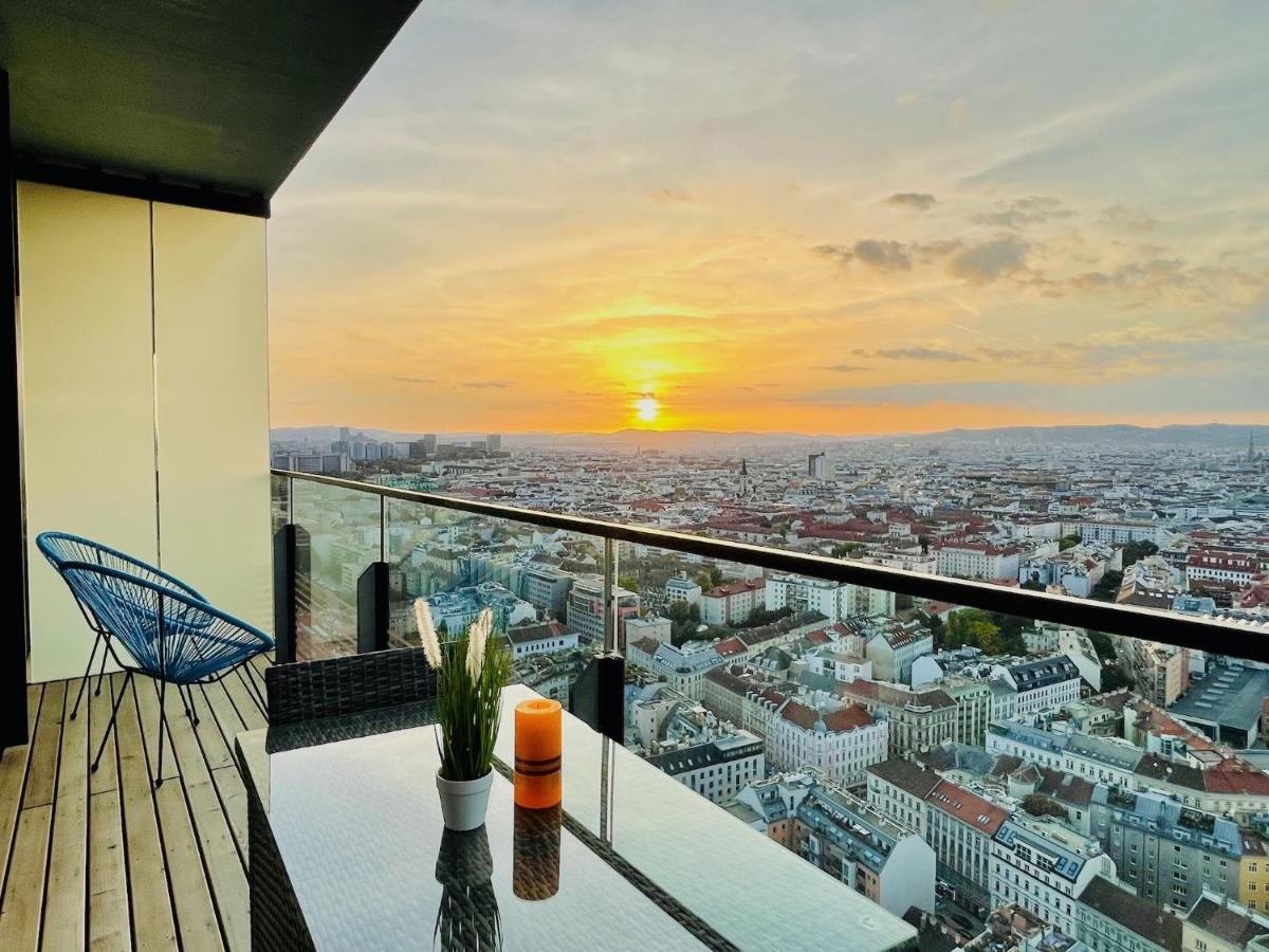 TrIIIple Level 31 - Sonnenwohnen Apartment mit fantastischem Ausblick und Parkplatz Wien Exterior foto