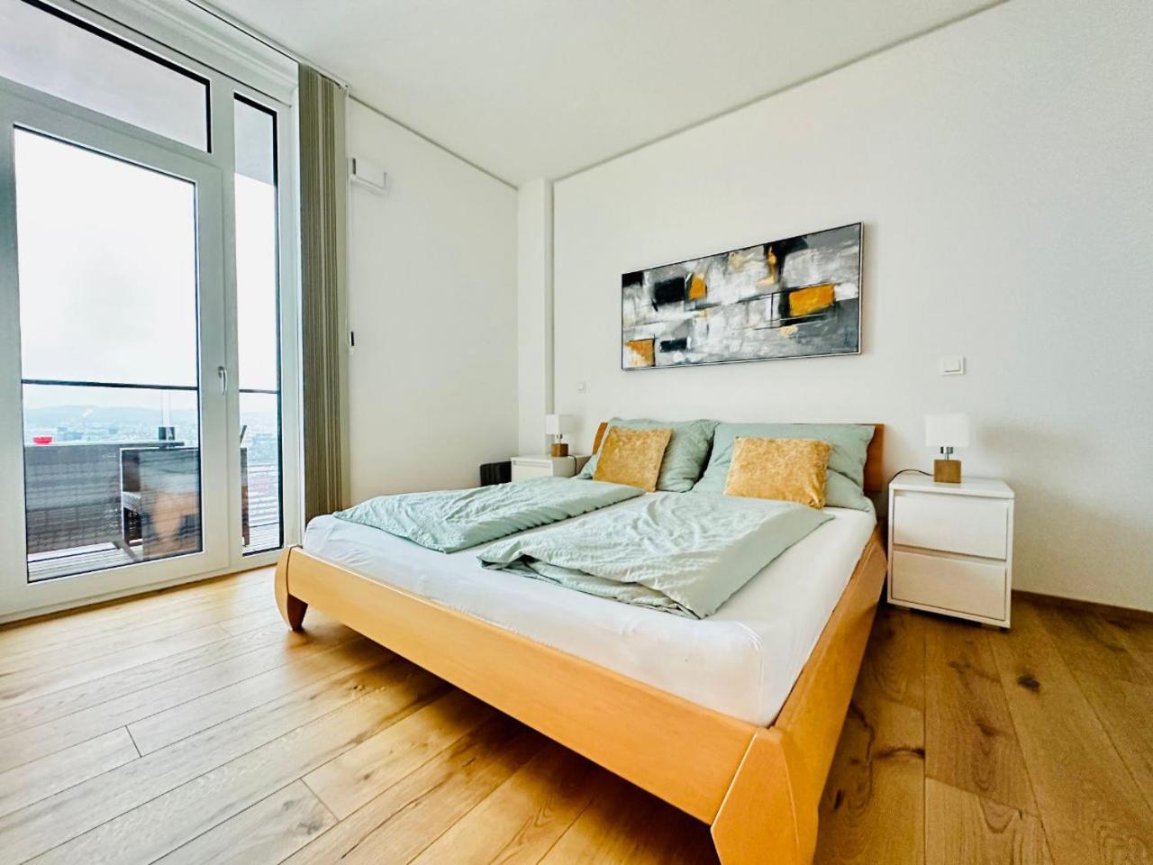 TrIIIple Level 31 - Sonnenwohnen Apartment mit fantastischem Ausblick und Parkplatz Wien Exterior foto